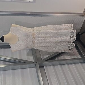 Mixfeer white dress‎  Size XLARGE
